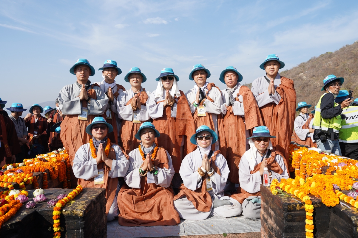 [인도순례] 20230225_순례 및 영축산 (10)